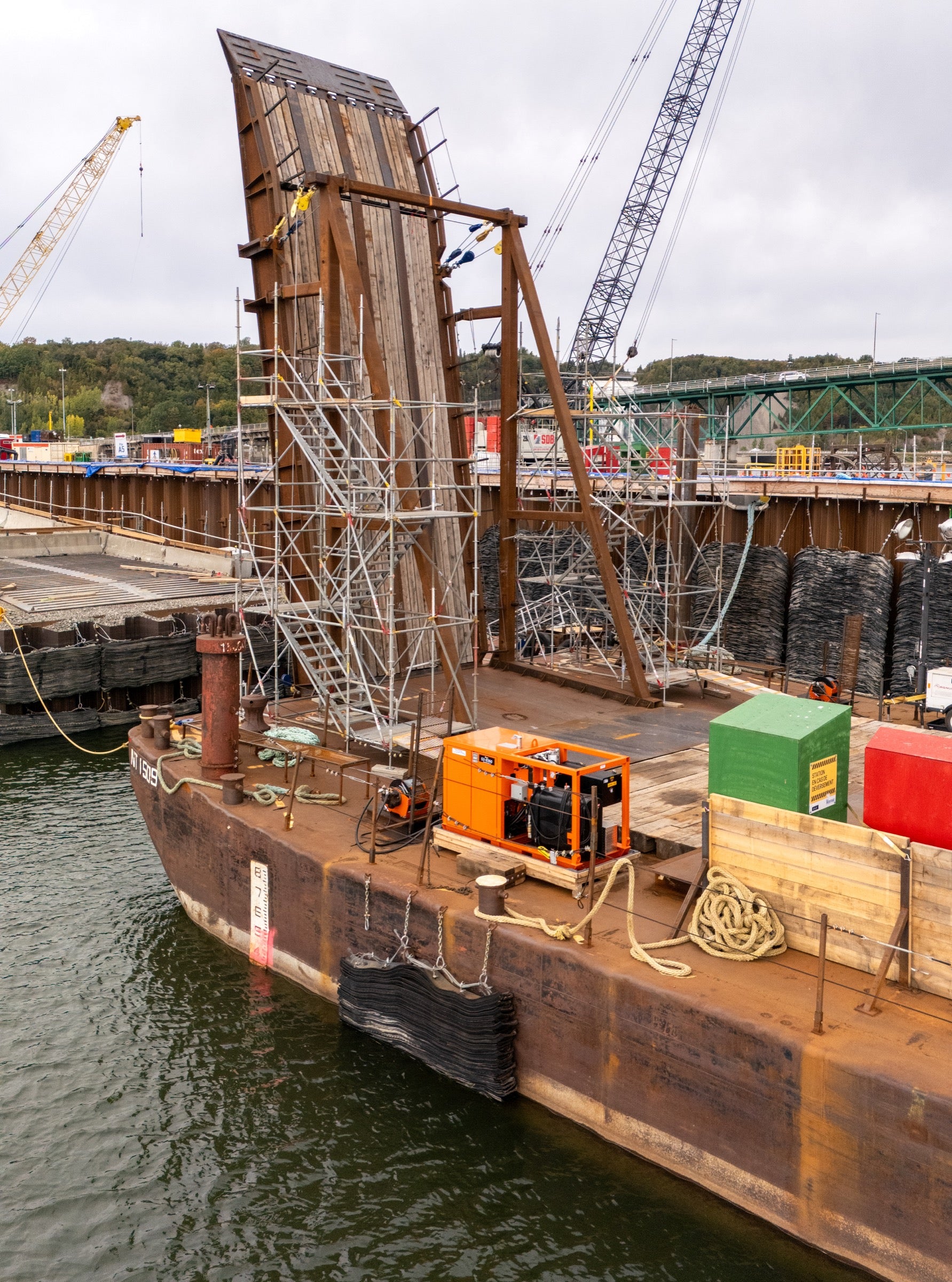 Winch equipment installed on a barge